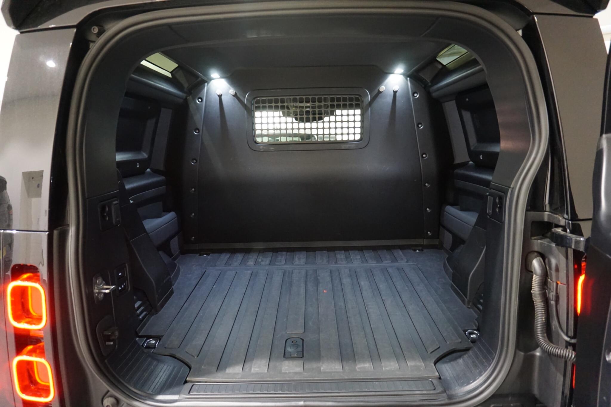 Land Rover Defender 90 3.0 D200 MHEV Hard Top SUV 3dr Diesel Auto 4WD SWB Euro 6 (s/s) (200 ps)